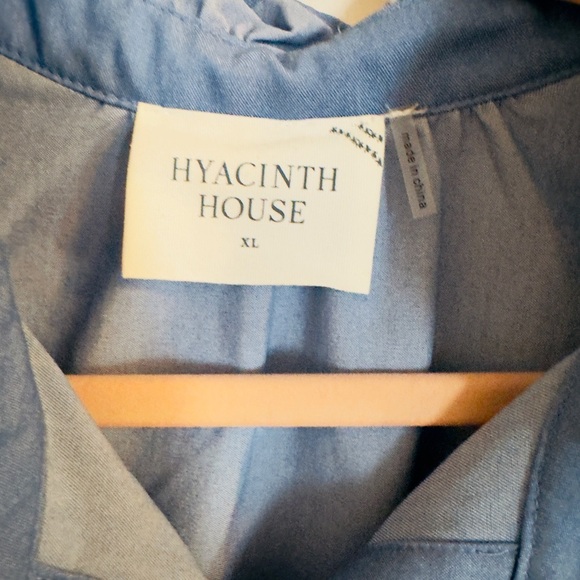 Tuckernuck HYACINTH HOUSE
Chambray & White Embroidery Louisa Blouse XL -like new - Picture 5 of 6